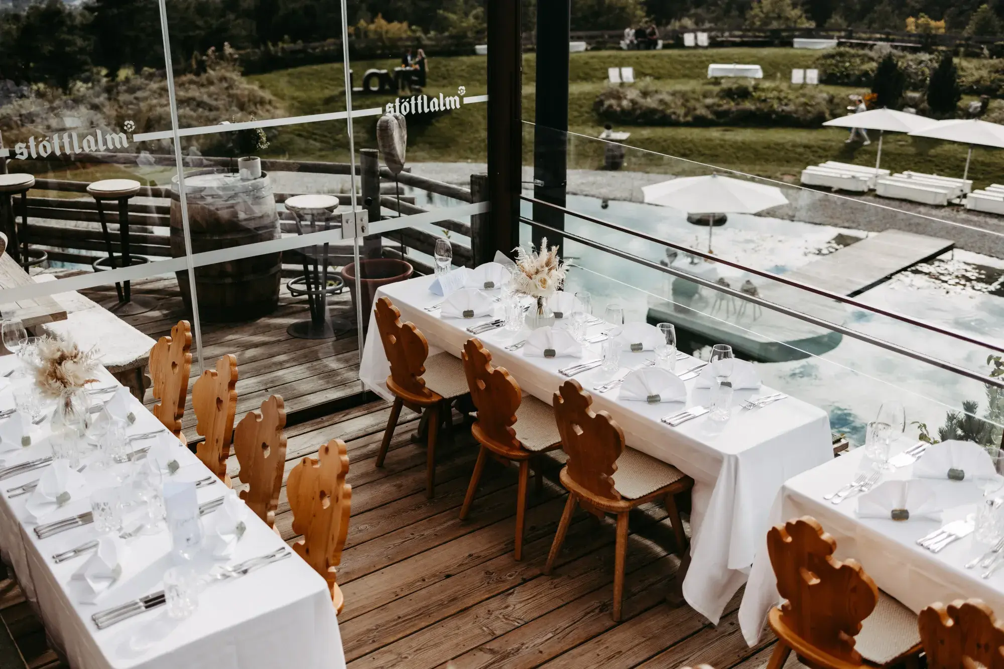 Festliche Tafel zur Firmung auf der Stöttlalm